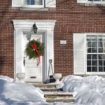 20 DIY Christmas Door Decorations