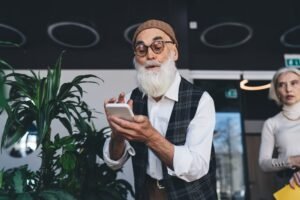 Your Cellphone Rings As soon as and Stops — Why Scammers Could Need You to Name Again